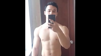 HLV Thể Hình Gay Lộ Clip Tự Sướng Cực Phê
