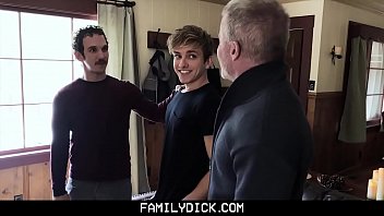Bố Dượng Địt Thằng Twink Nứng Lồn