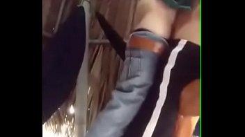 Đụ Nhau Trong Chòi Miền Tây