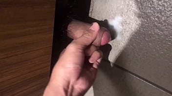 Địt Nhau Cuồng Nhiệt Trong Toilet Việt