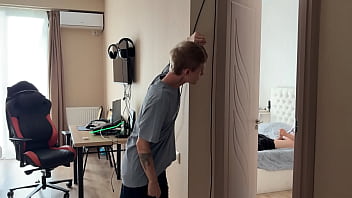 Đụ Thẳng Bạn Thân Đang Tự Sướng Gay Porn