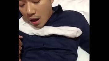 Bú Cặc Cho Anh Trai Thẳng