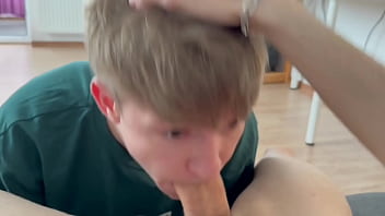 Địt Thằng Học Sinh Với Blowjob Cực Phê