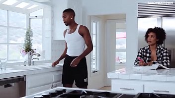 Em Gái Kế Đen Hồng Đòi Địt Anh Trai